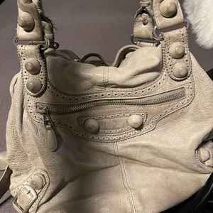 BALENCIAGA - POMPOM Bucket Bag - LG / Light Grey